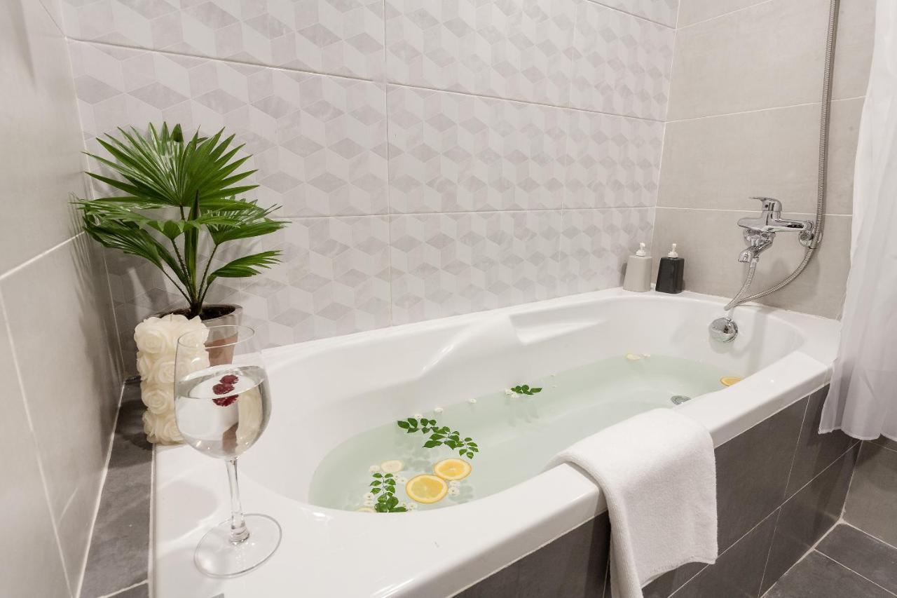 La Regatta Boutique Residences Ho Chi Minh City Bagian luar foto